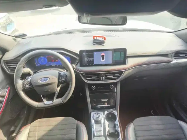 Ford Escape — Фото автомобиля 12