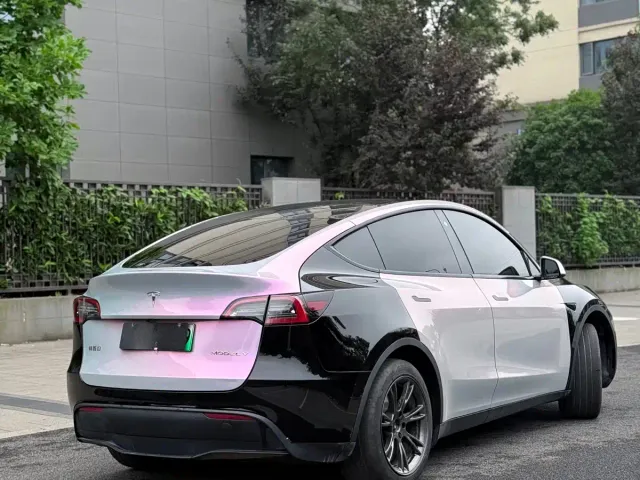 Tesla Model Y — Фото автомобиля 4