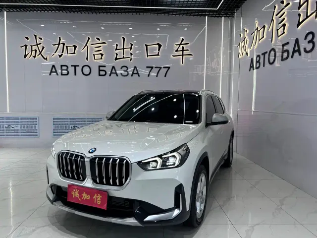 Фотография автомобиля — BMW X1