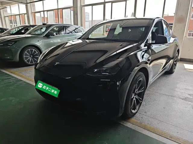 Фотография автомобиля — Tesla Model Y