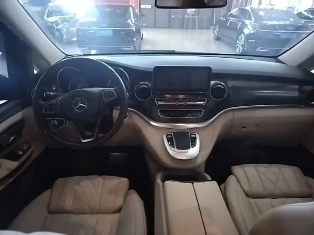 Mercedes-Benz V-Class — Фото автомобиля 9