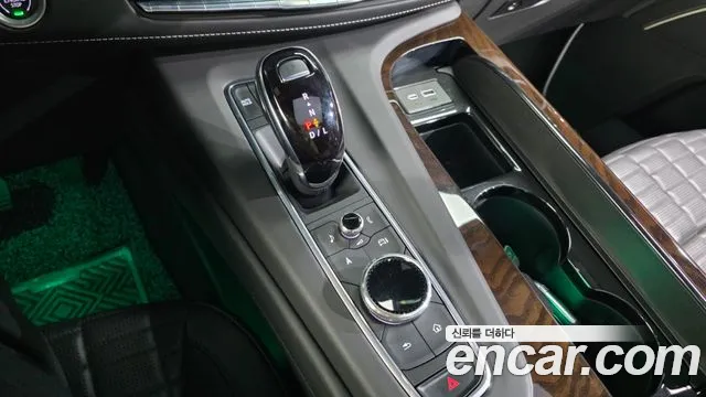 Cadillac Escalade Generation 5 — Фото автомобиля 9