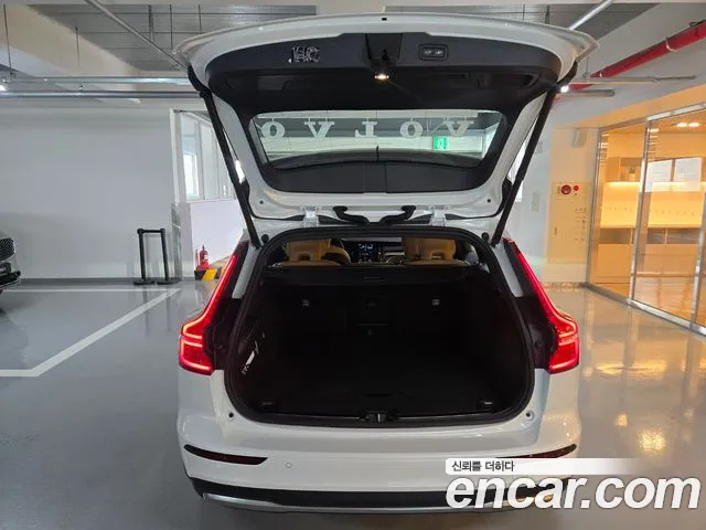 Volvo V60 — Фото автомобиля 6