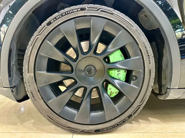 Tesla Model Y — Фото автомобиля 20