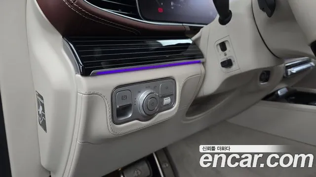Mercedes-Benz GLS-Class — Фото автомобиля 24