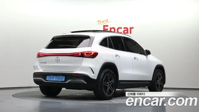 Mercedes-Benz EQA — Фото автомобиля 2