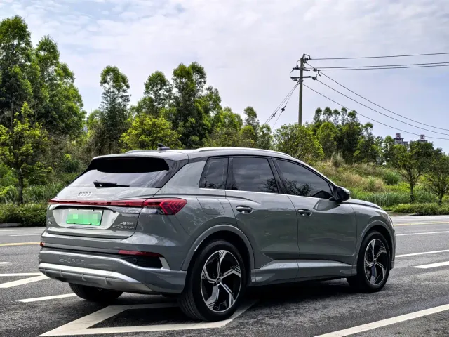 Audi Q4 e-tron — Фото автомобиля 6
