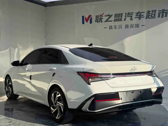 Hyundai Elantra — Фото автомобиля 4