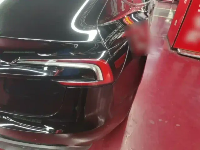 Tesla Model 3 — Фото автомобиля 7