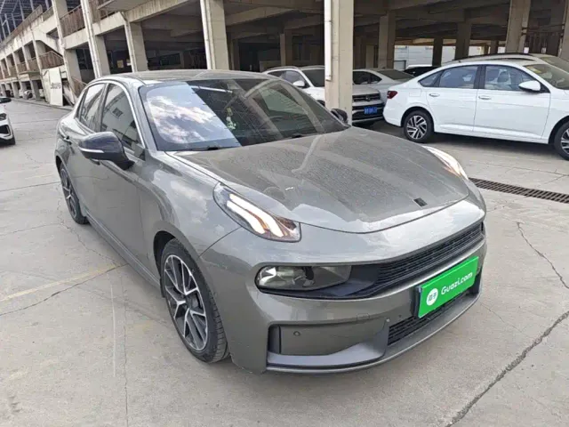 Lynk & Co 03 — Фото автомобиля 3