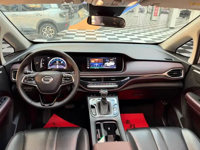 GAC Trumpchi M6 — Фото автомобиля 5