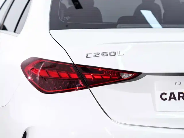 Mercedes-Benz C-Class — Фото автомобиля 11