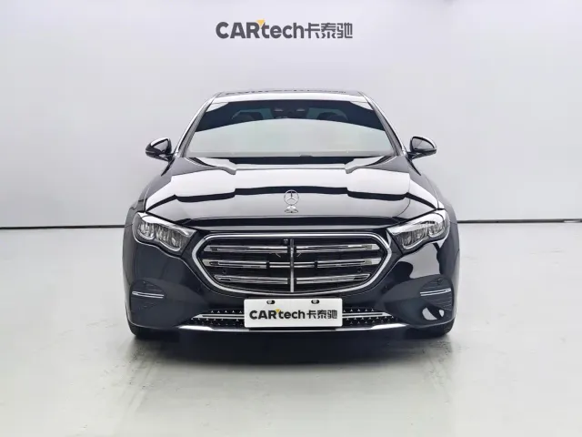 Mercedes-Benz E-Class — Фото автомобиля 2