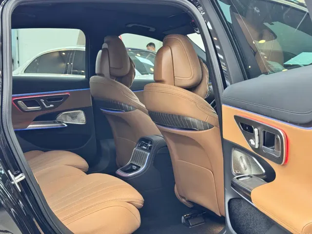 Mercedes-Benz E-Class — Фото автомобиля 15