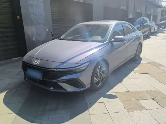 Фотография автомобиля — Hyundai Elantra