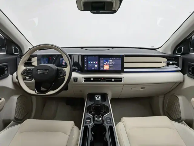 Geely ICON — Фото автомобиля 5