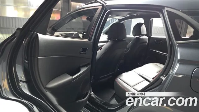 Hyundai Kona — Фото автомобиля 16