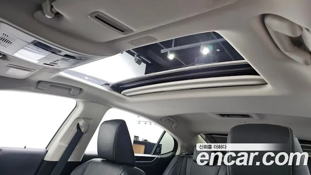 Lexus ES — Фото автомобиля 18