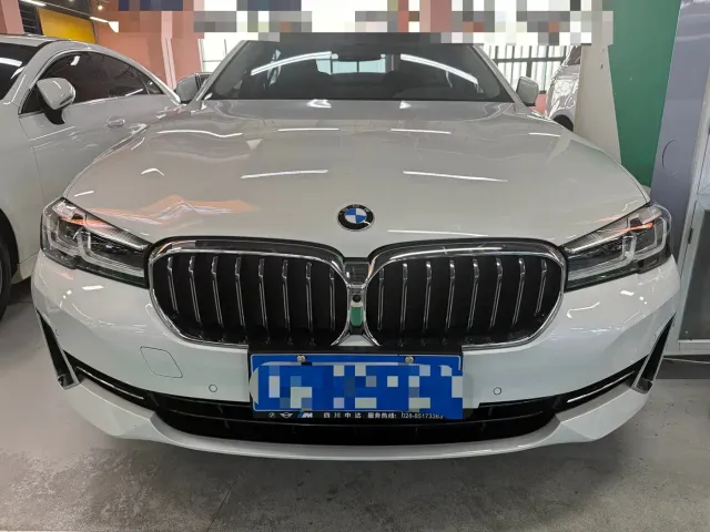 BMW 5 Series — Фото автомобиля 2