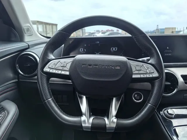 Forthing T5 Evo — Фото автомобиля 10
