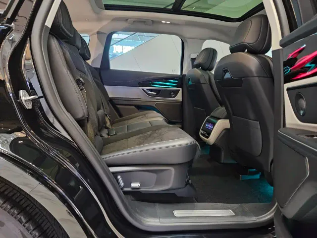 Lincoln Nautilus 2025 2.0T AWD Prestige Hybrid — Фото автомобиля 21