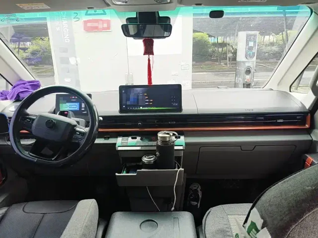 Yuan Cheng Farizon Super VAN 2025 Smart Wealth Edition Medium Wheelbase Medium Roof 83kWh — Фото автомобиля 12