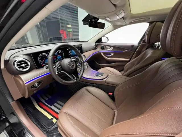 Mercedes-Benz E-Class — Фото автомобиля 3