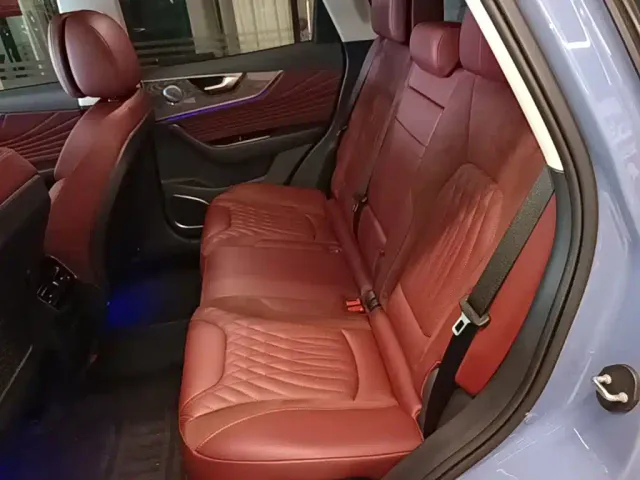 Hongqi HS5 — Фото автомобиля 16