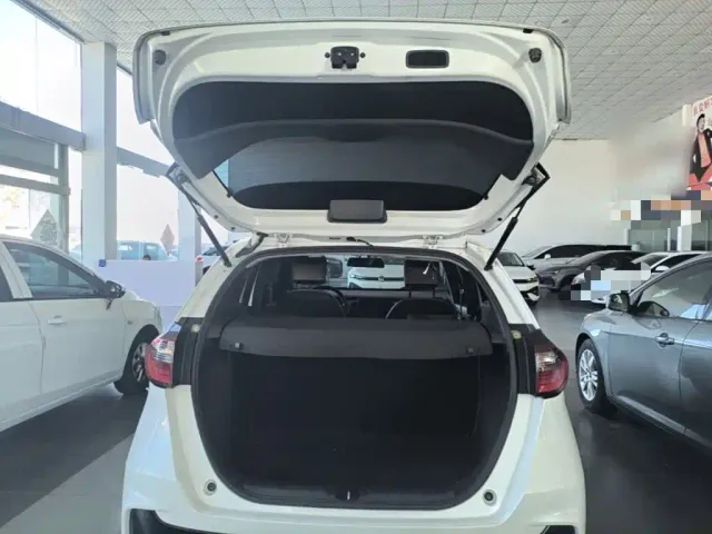 Honda Fit — Фото автомобиля 18