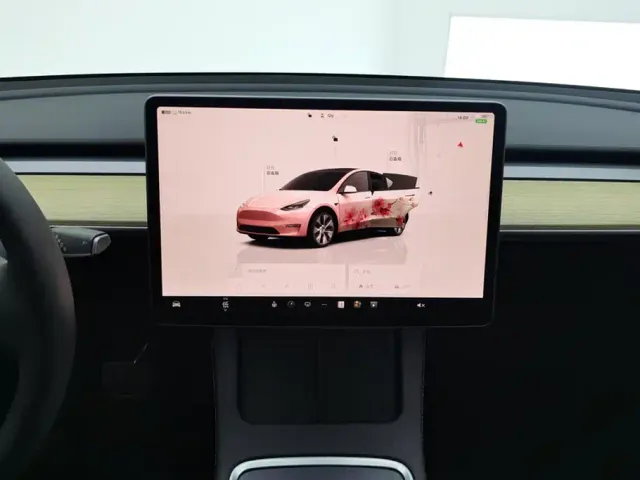 Tesla Model Y — Фото автомобиля 13