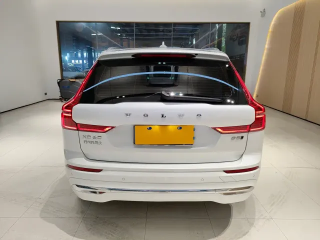 Volvo XC60 — Фото автомобиля 7