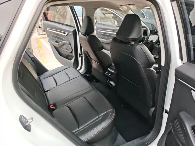 Geely Emgrand — Фото автомобиля 8