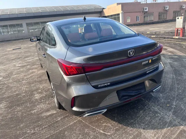 Changan Eado — Фото автомобиля 13