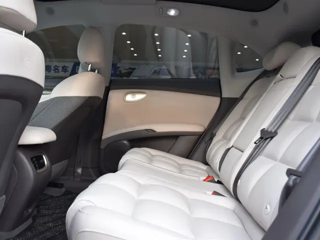 IM Motors LS6 — Фото автомобиля 7