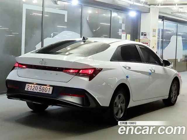 Hyundai Avante CN7 — Фото автомобиля 2