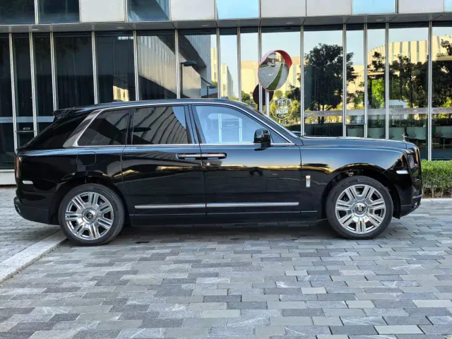 Rolls-Royce Cullinan — Фото автомобиля 5