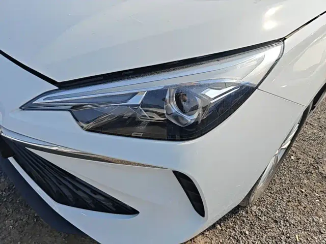 Roewe i5 — Фото автомобиля 23
