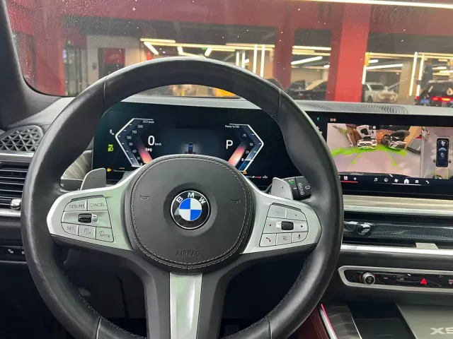 BMW BMW X5 2023 xDrive 40Li Premium M Sport Black Night Package — Фото автомобиля 8