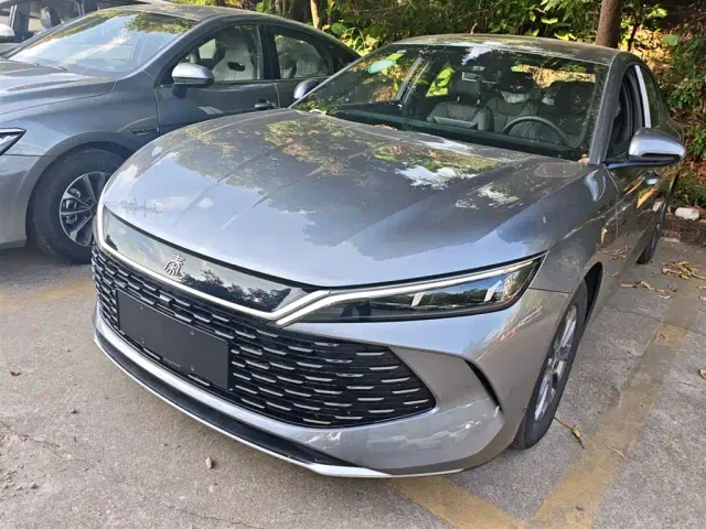 Фотография автомобиля — BYD Qin L