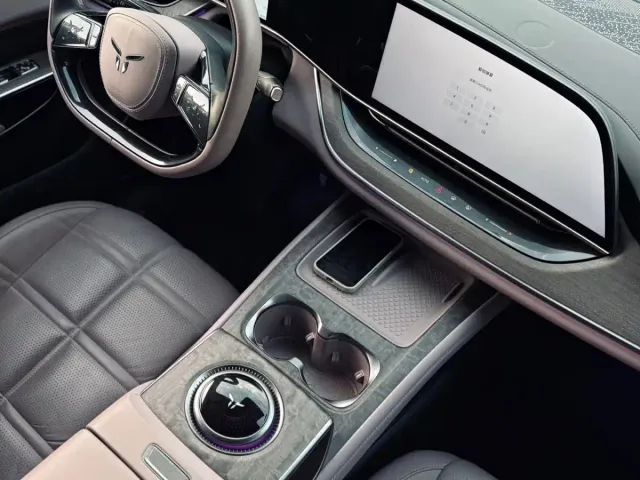 Hongqi Tian Gong 08 — Фото автомобиля 10