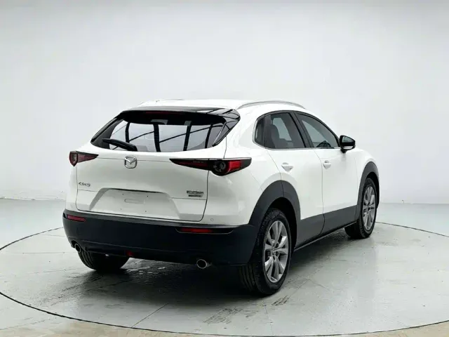 Mazda CX-30 — Фото автомобиля 4