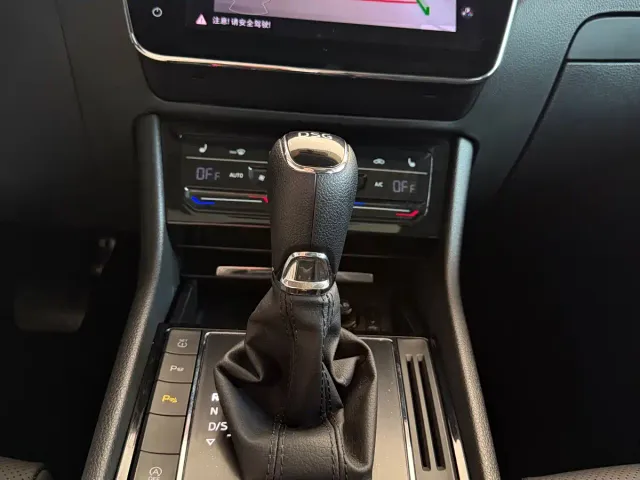 Skoda Superb — Фото автомобиля 23
