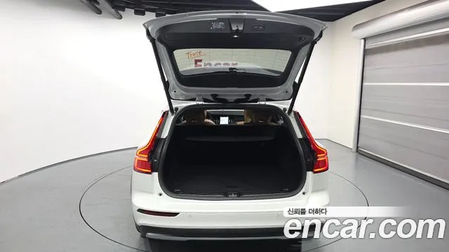 Вольво V60 V60 Cross Country 2 поколение B5 Ultimate AWD — Фото автомобиля 20