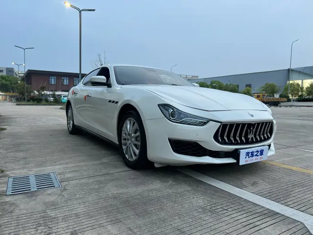 Maserati Ghibli — Фото автомобиля 4