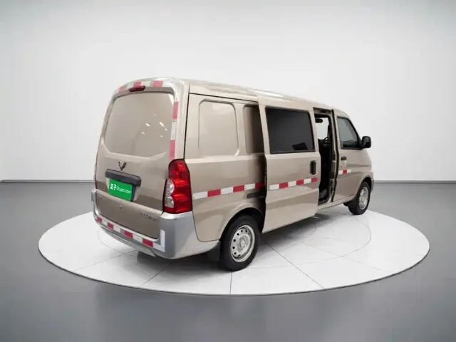 Wuling Rongguang — Фото автомобиля 4