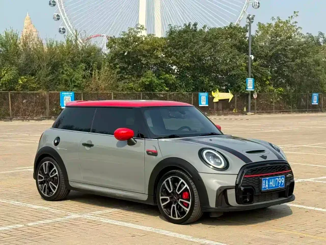 MINI John Cooper Works — Фото автомобиля 3
