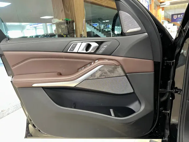 BMW X5 — Фото автомобиля 14