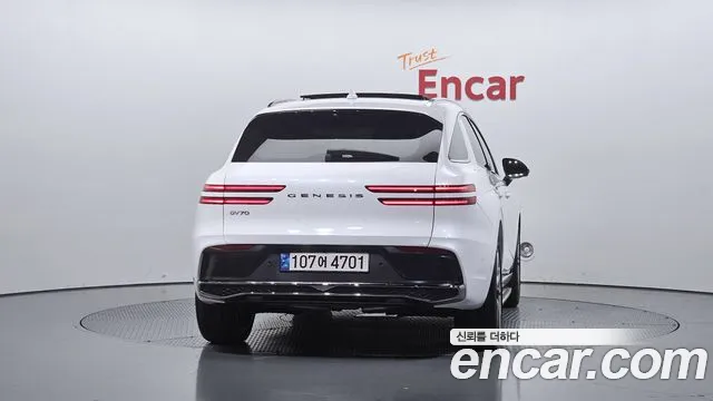 Genesis GV70 — Фото автомобиля 4