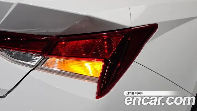 Hyundai Avante — Фото автомобиля 8