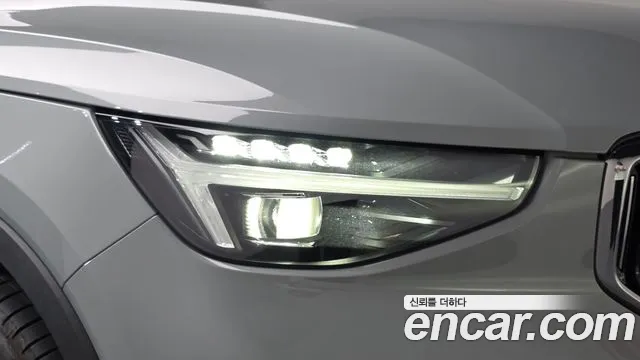 Вольво XC40 — Фото автомобиля 22
